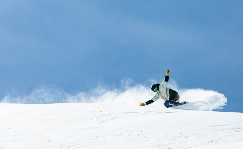 snowboard powder in Morzine